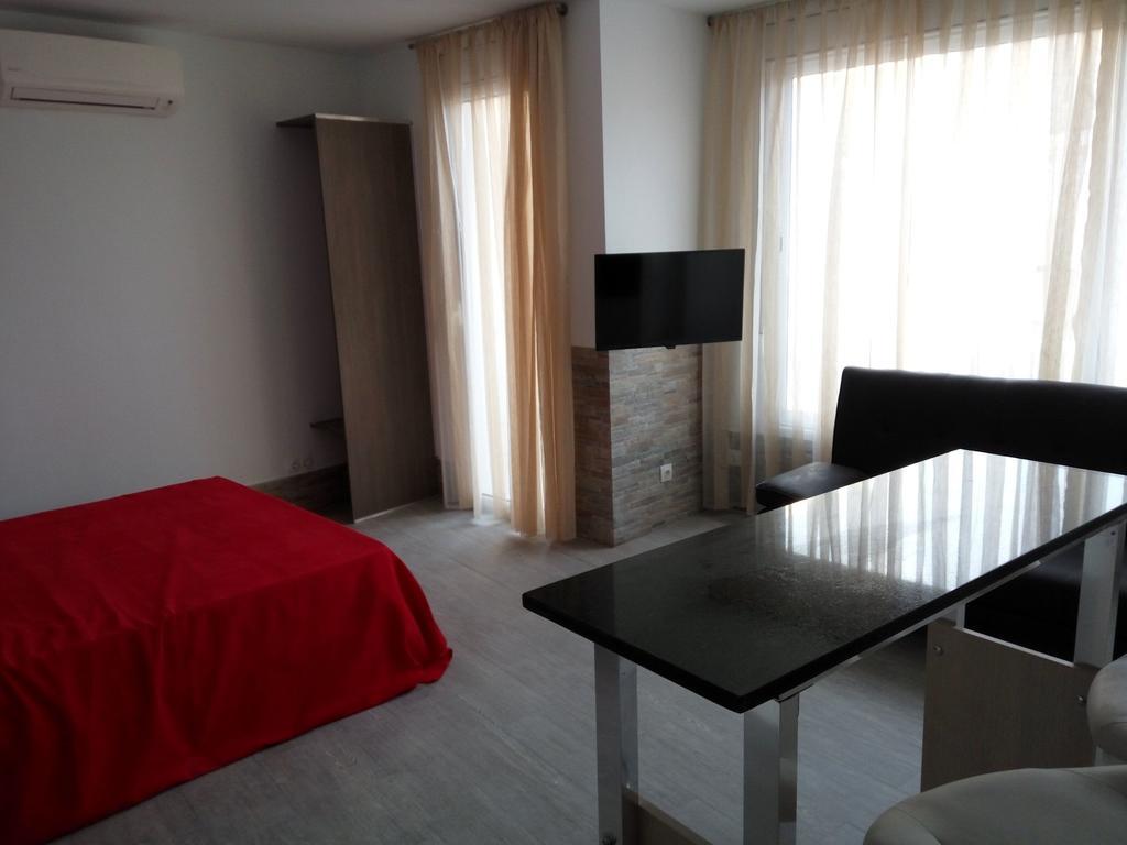 Apartamentos Bcntourism ピネダ・デ・マール エクステリア 写真